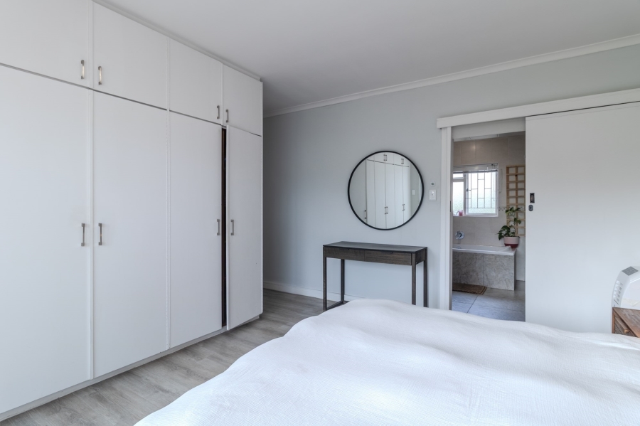 4 Bedroom Property for Sale in Schoongezicht Western Cape